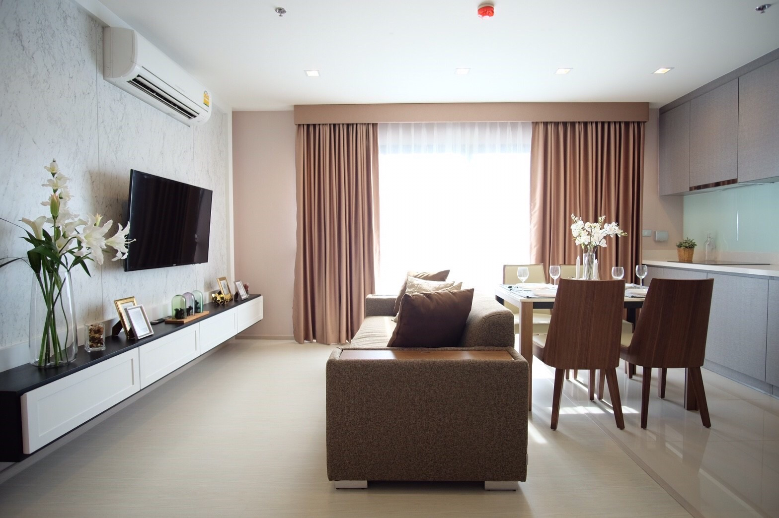 Rhythm Sukhumvit 36-38: 2bed 2bath 76.3sqm. 14,000,000 Am: 0656199198