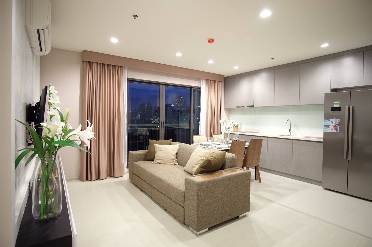 Rhythm Sukhumvit 36-38: 2bed 2bath 76.3sqm. 14,000,000 Am: 0656199198