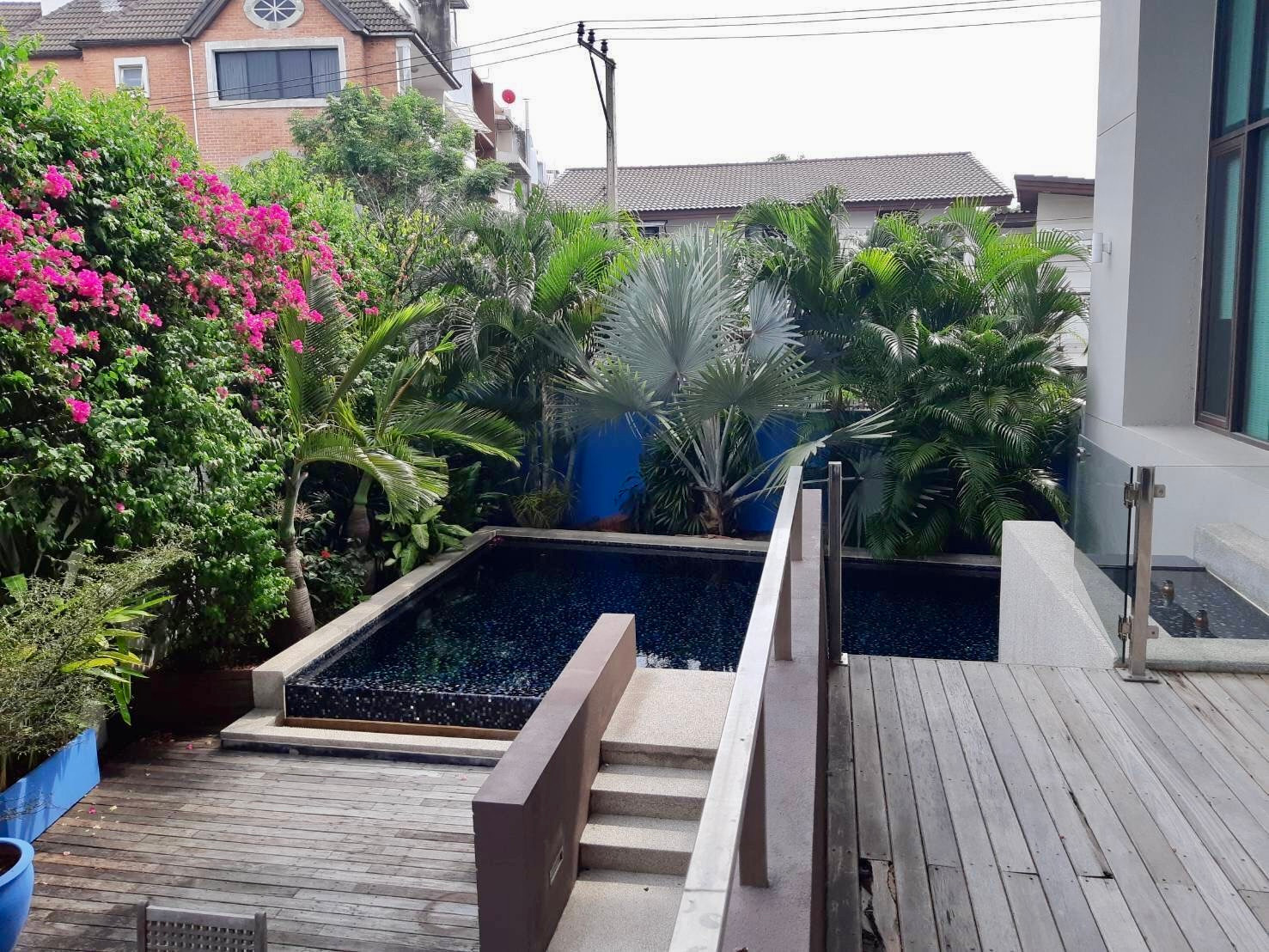 Baan Lux Sathorn: Sathorn soi 1 377sqm 3 storey 3bed 3.5bath with maidroom Sell: 32,000,000 Rent: 150,000/mth Am: 0656199198