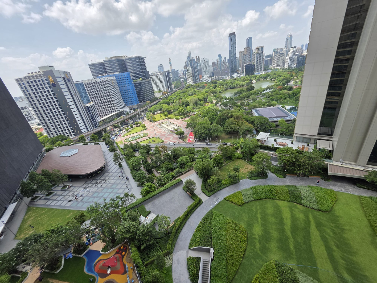 Dusit Parkside 1bed Park view: 1bed 1bath 65.74sqm. 23,900,000 Lumpini view Am: 0656199198