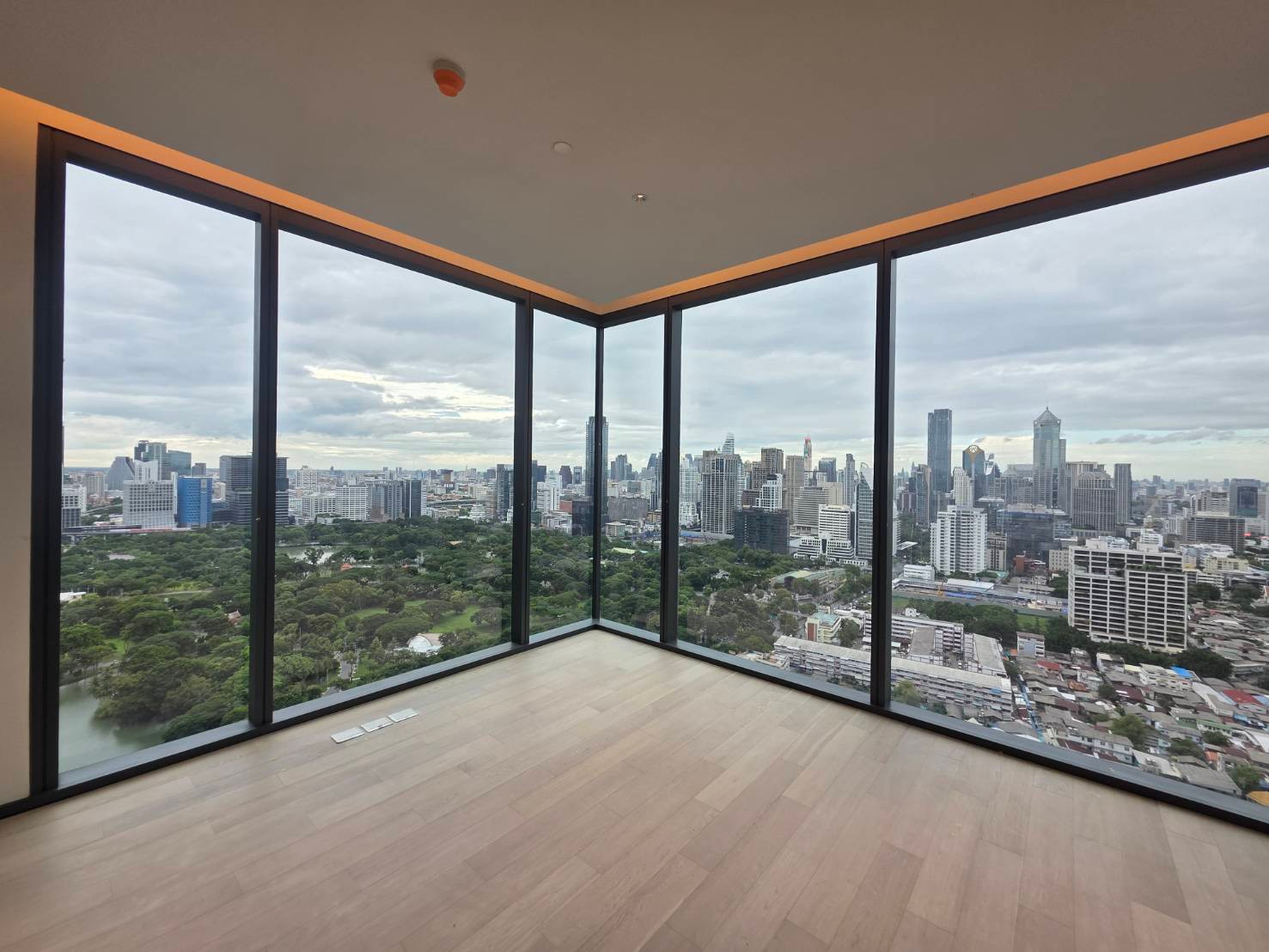 EIGHTEEN SEVEN One Bangkok 187: 3bed 3.5bath  173.62sqm. Sell: 75,000,000 Rent: 350,000/mth Am: 0656199198