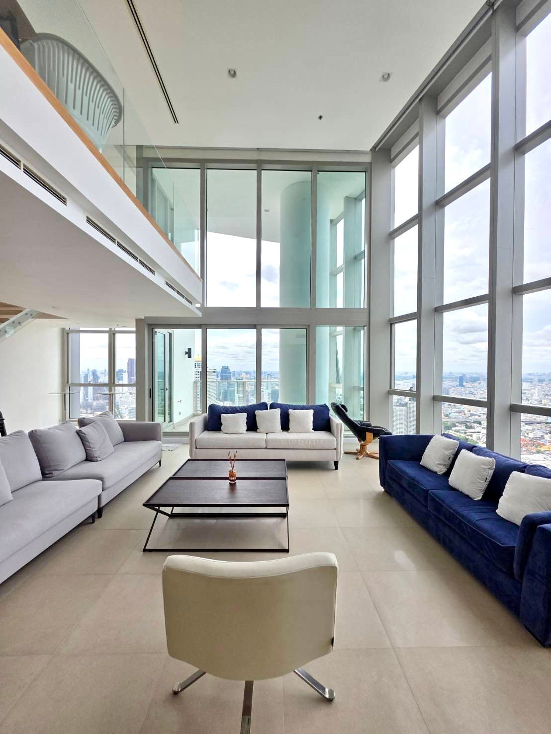 The River Duplex Penthouse 410sqm. 3bed 400,000/mth Am: 0656199198