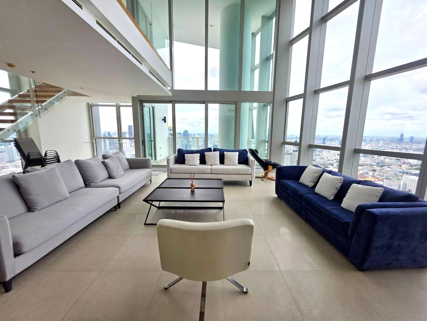 The River Duplex Penthouse 410sqm. 3bed 400,000/mth Am: 0656199198