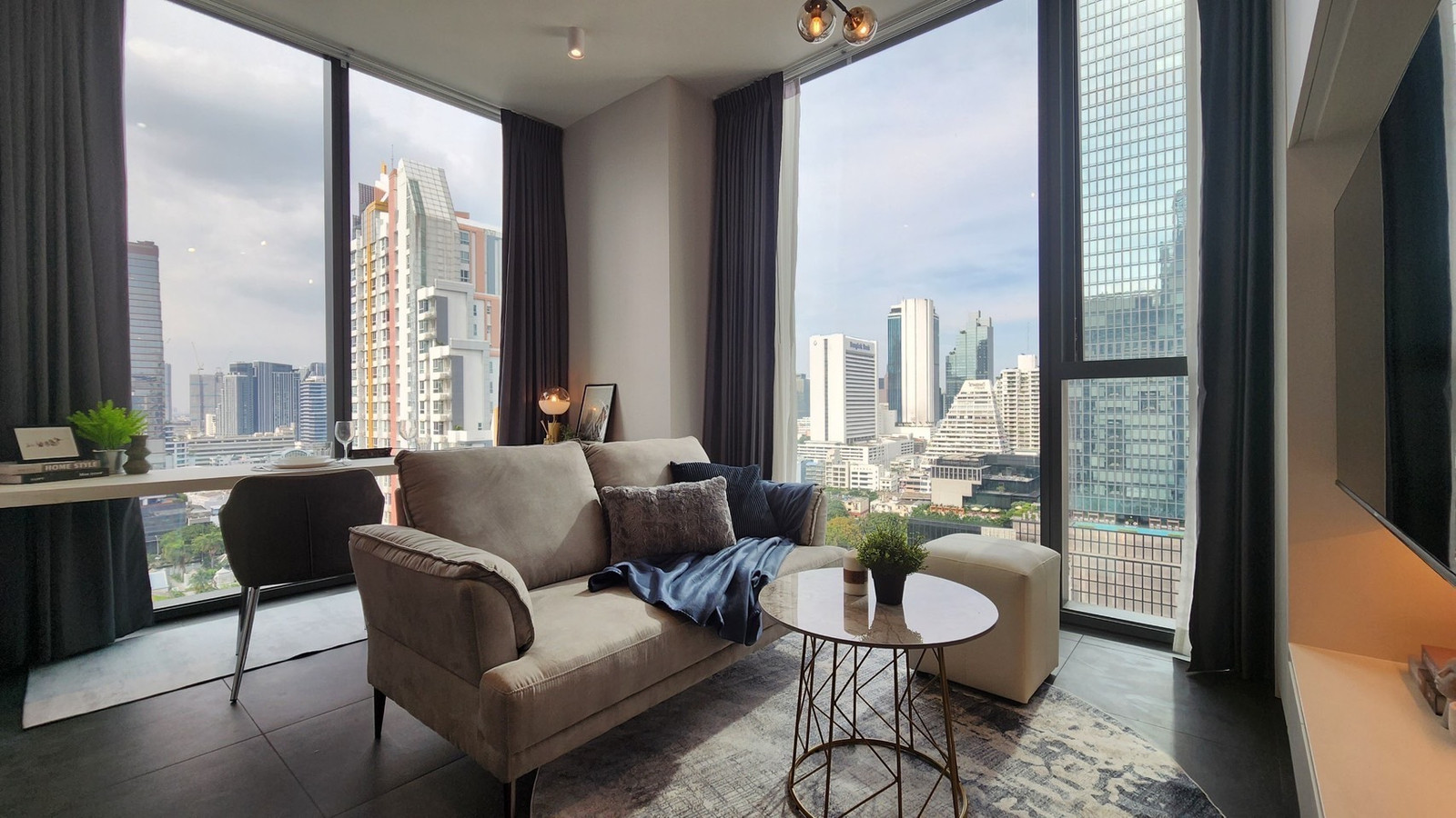 Tait 12: 1bed 1bath 40sqm. High Fl 11,000,000 fully furnished with tenant Am: 0656199198