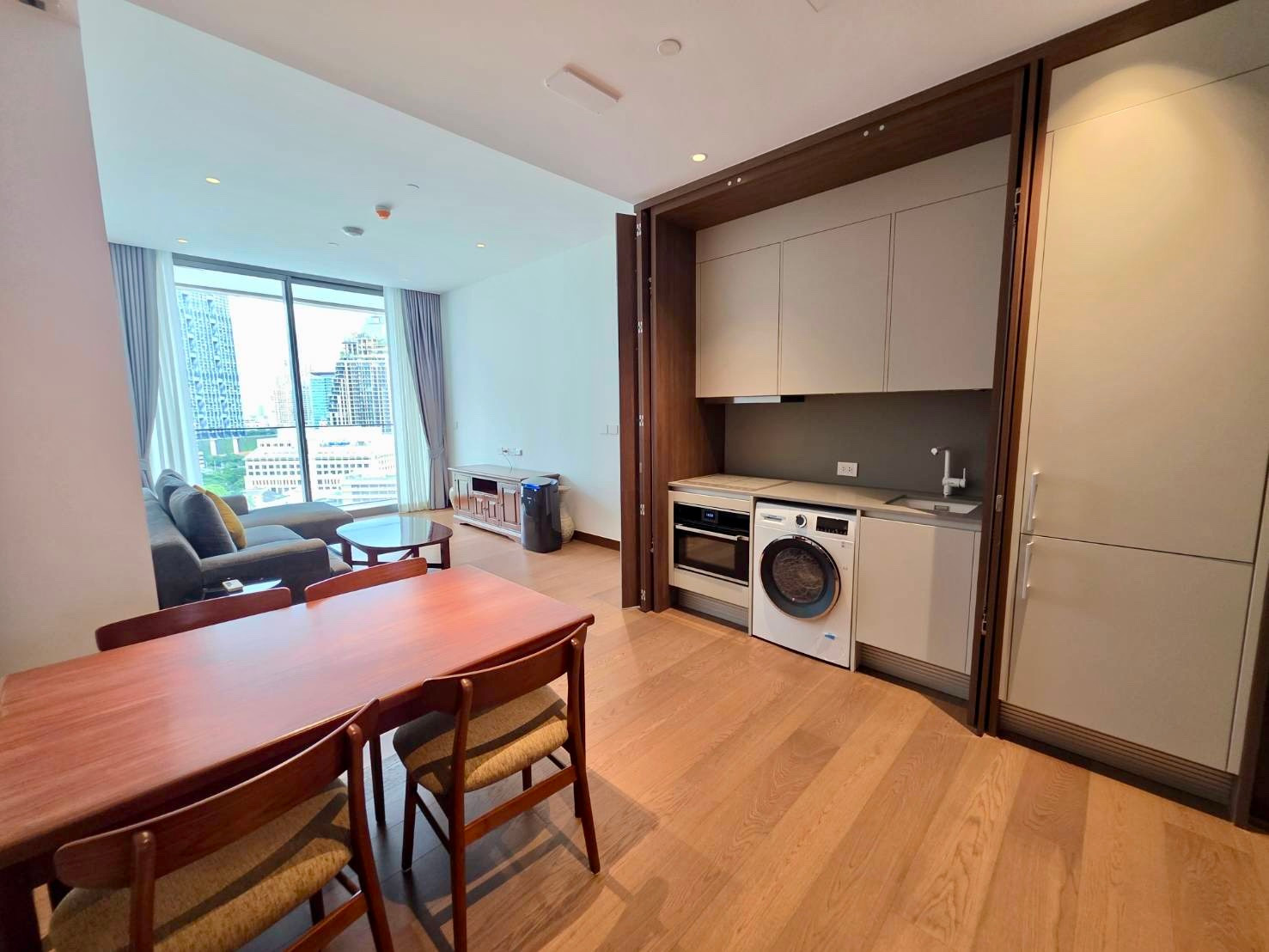 Dusit Parkside 2bed:  2bed 2bath 86sqm 170,000/mth Am: 0656199198