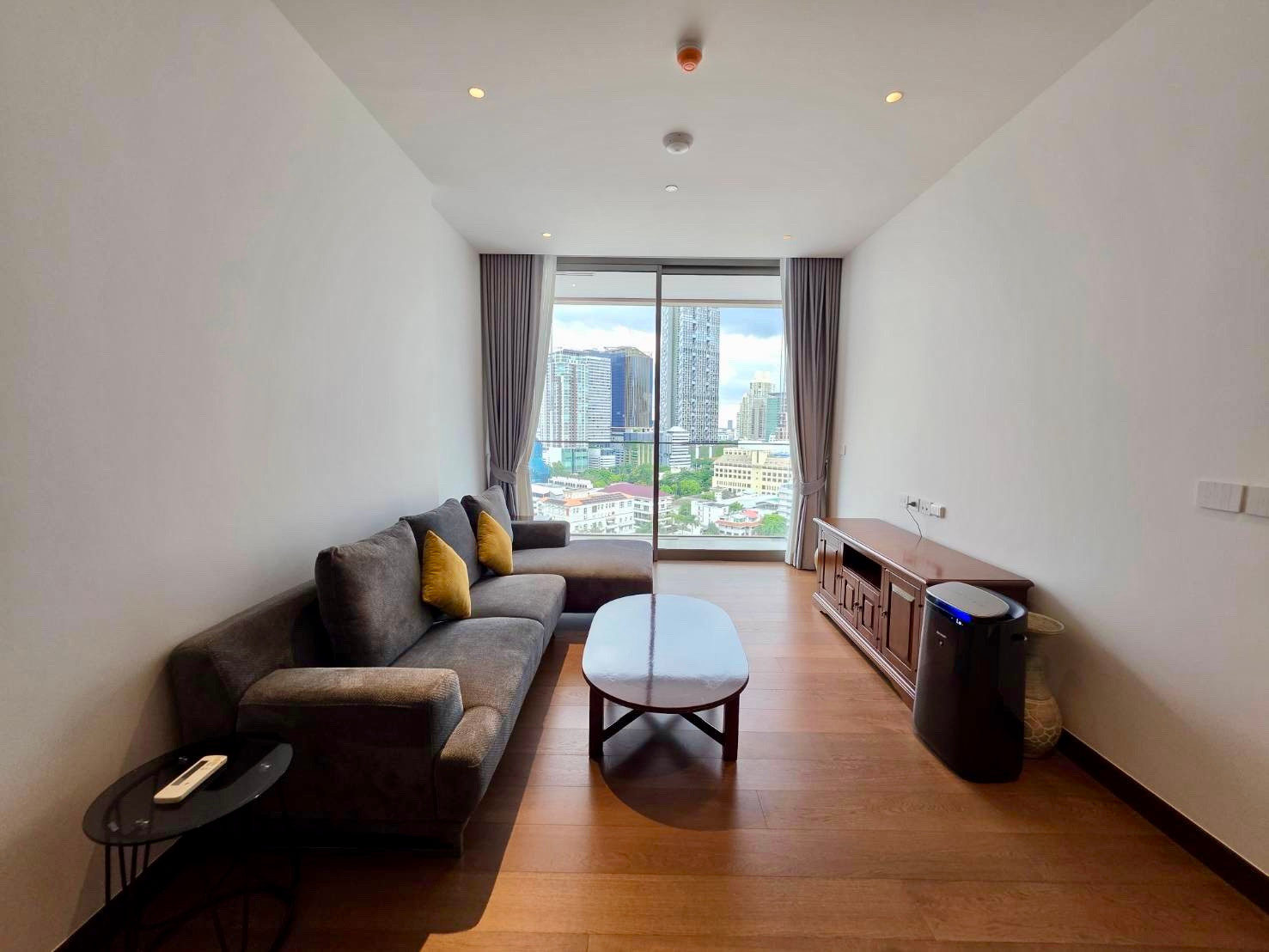 Dusit Parkside:  2bed 2bath 86sqm. 29,800,000 Am: 0656199198