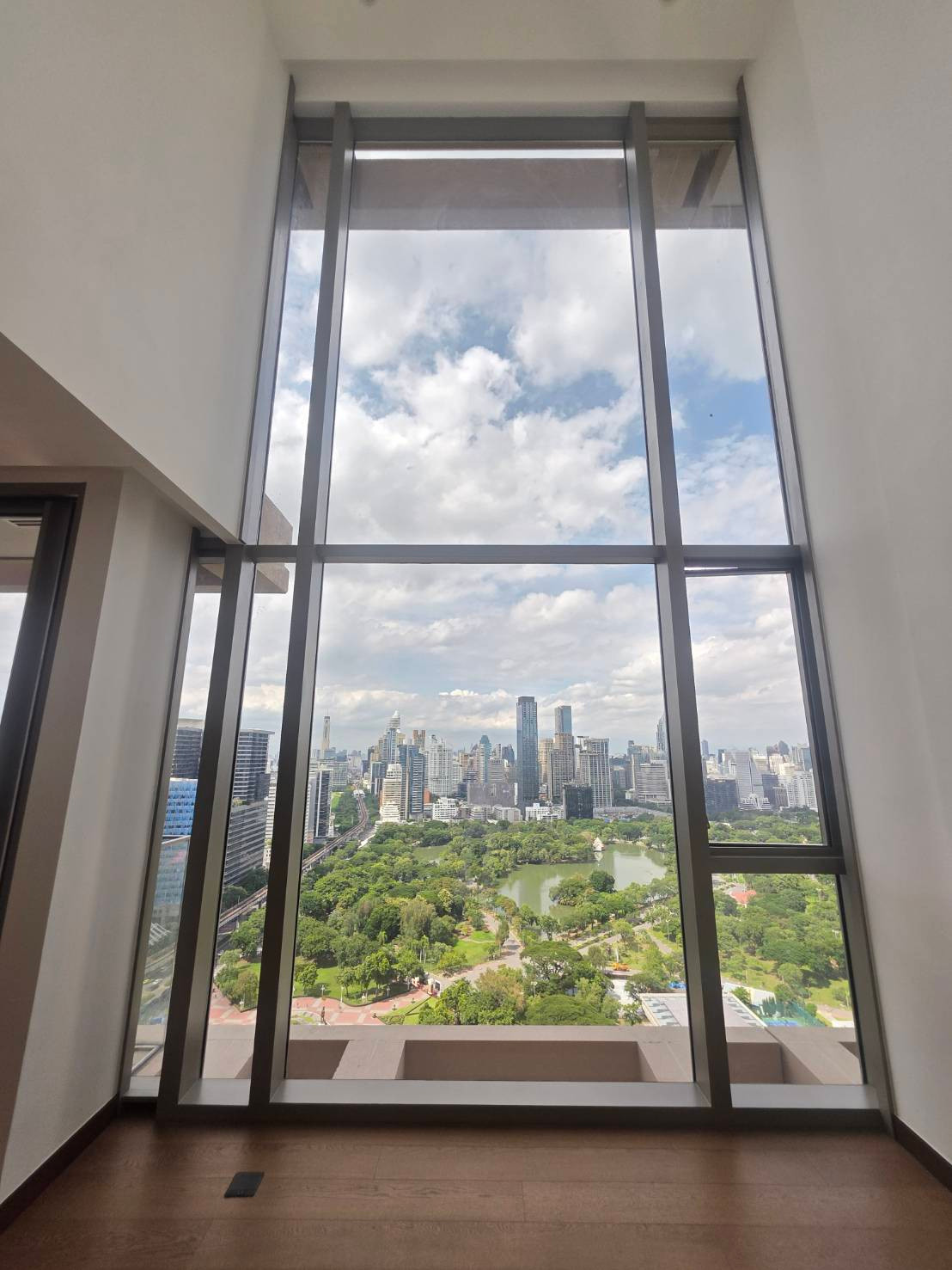 Dusit Parkside:  Duplex 2bed 2.5bath 115.78sqm. Type B3 Full 51,000,000 Lumpini view Am: 0656199198