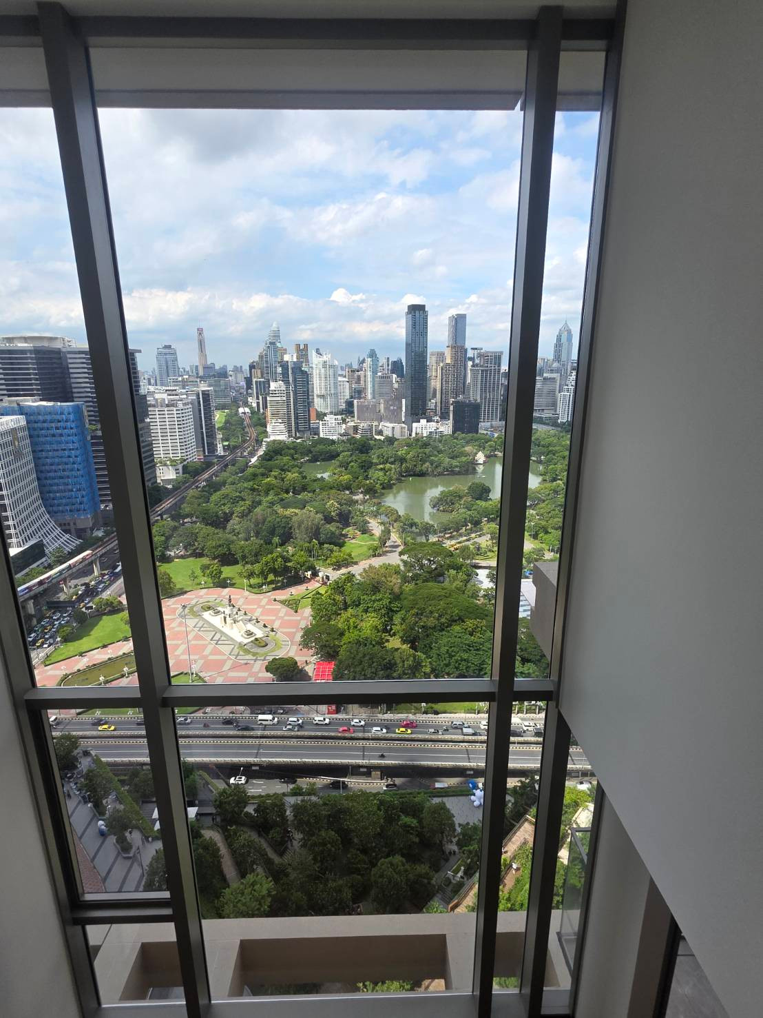 Dusit Parkside:  Duplex 2bed 2.5bath 115.78sqm. Type B3 Full 51,000,000 Lumpini view Am: 0656199198