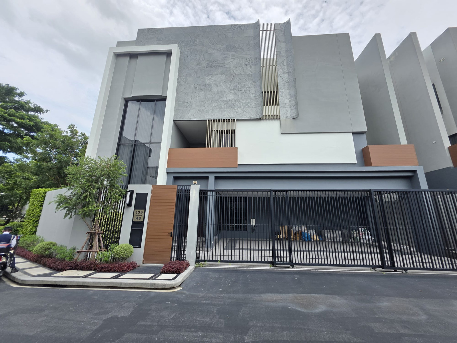 Bugaan Krungthep Kreetha size M: 90 sqwah 540 sqm. 4bed 5bath 65,000,000 Fully Furnished Am: 0656199198