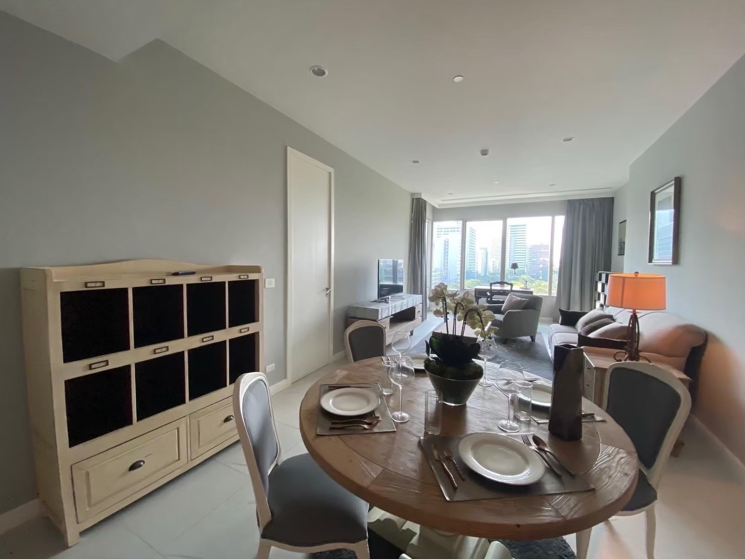 185 Rajadamri:  2bed 2bath 108sqm Sportclub view 46,000,000 Am: 0656199198