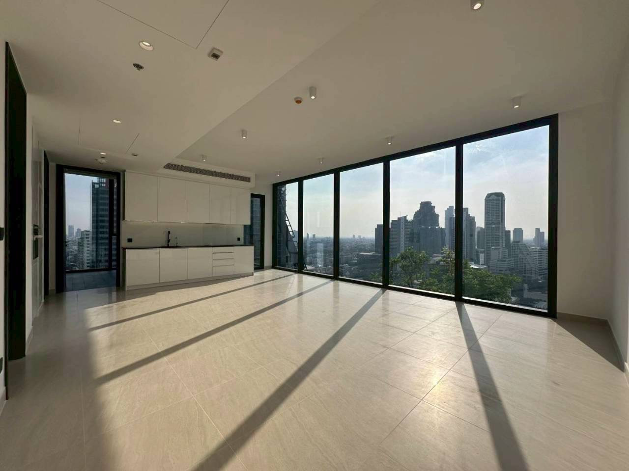 Tait 12 sell 92sqm: 2bed 2bath 92.5sqm. 2XFl unfurnished 27,500,000 Am: 0656199198